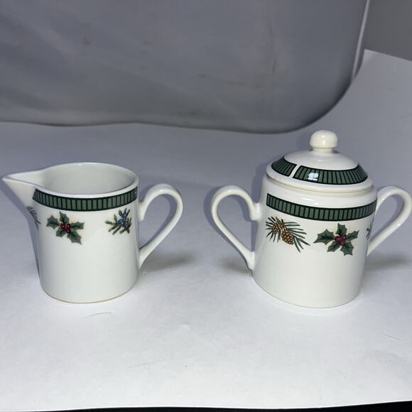 Fairfield Chiina Wintergreen Pattern Sugar & Creamer Set - Picture 1 of 6